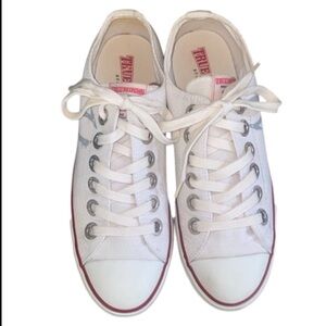 TRUE RELIGION White Low-top Lace-up Sneakers Womens 9.5 / Gender neutral